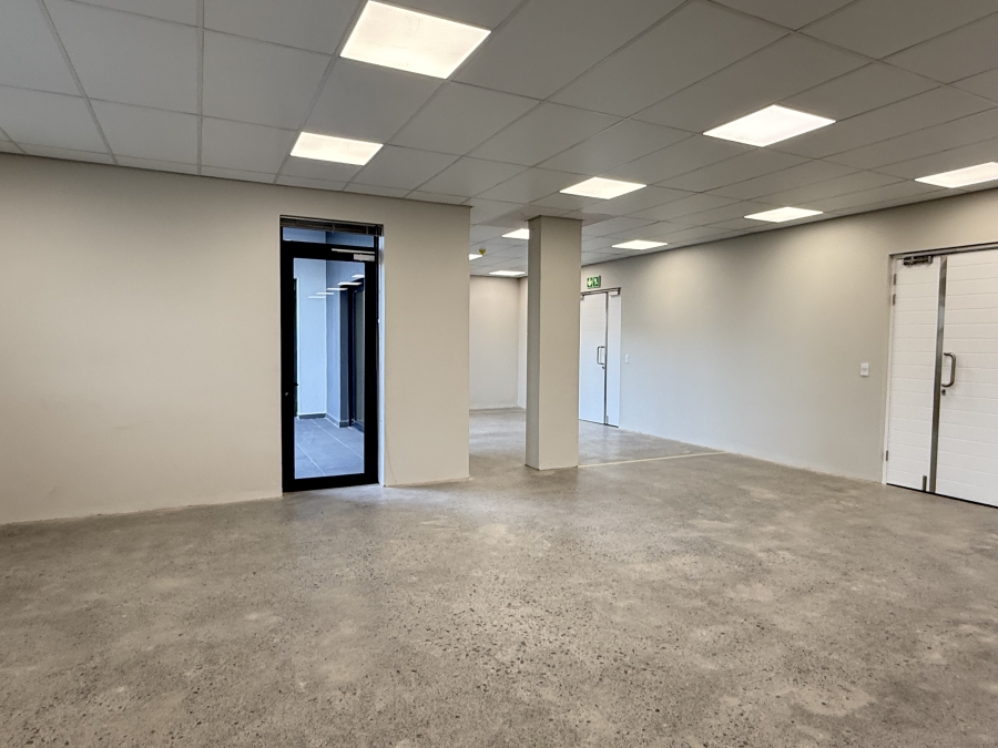 To Let Commercial Property for Rent in Paardevlei Western Cape